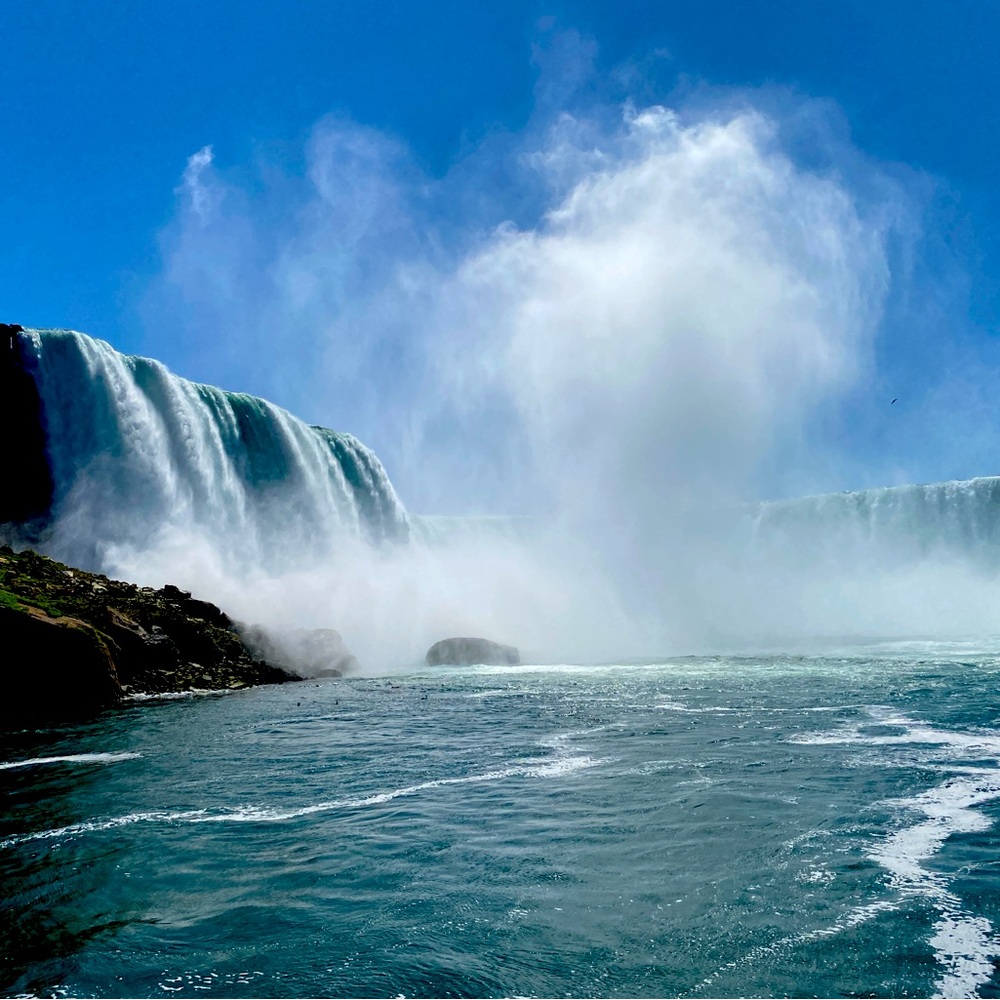 Good Vibes Share Show. Uplifting spirits.